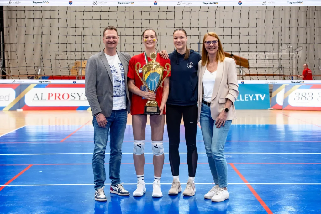 Női röplabdázók családjukkal - 1 helyezett díj